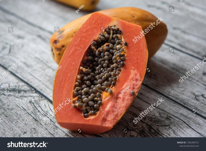 Fresh Sweet Papaya (Malaysia)