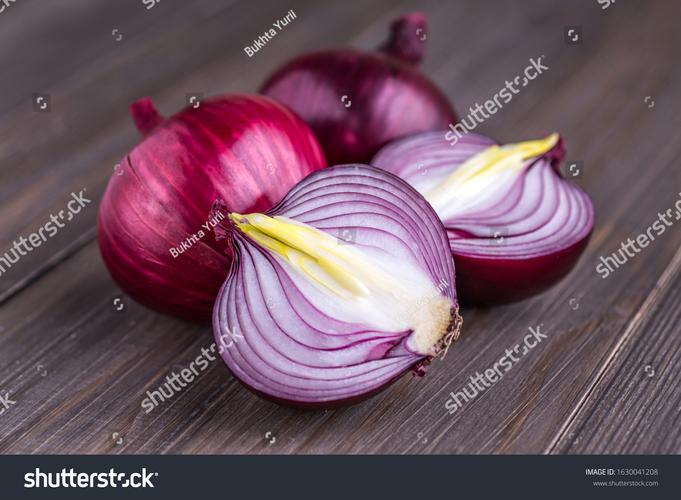 Red Onions (Medium)